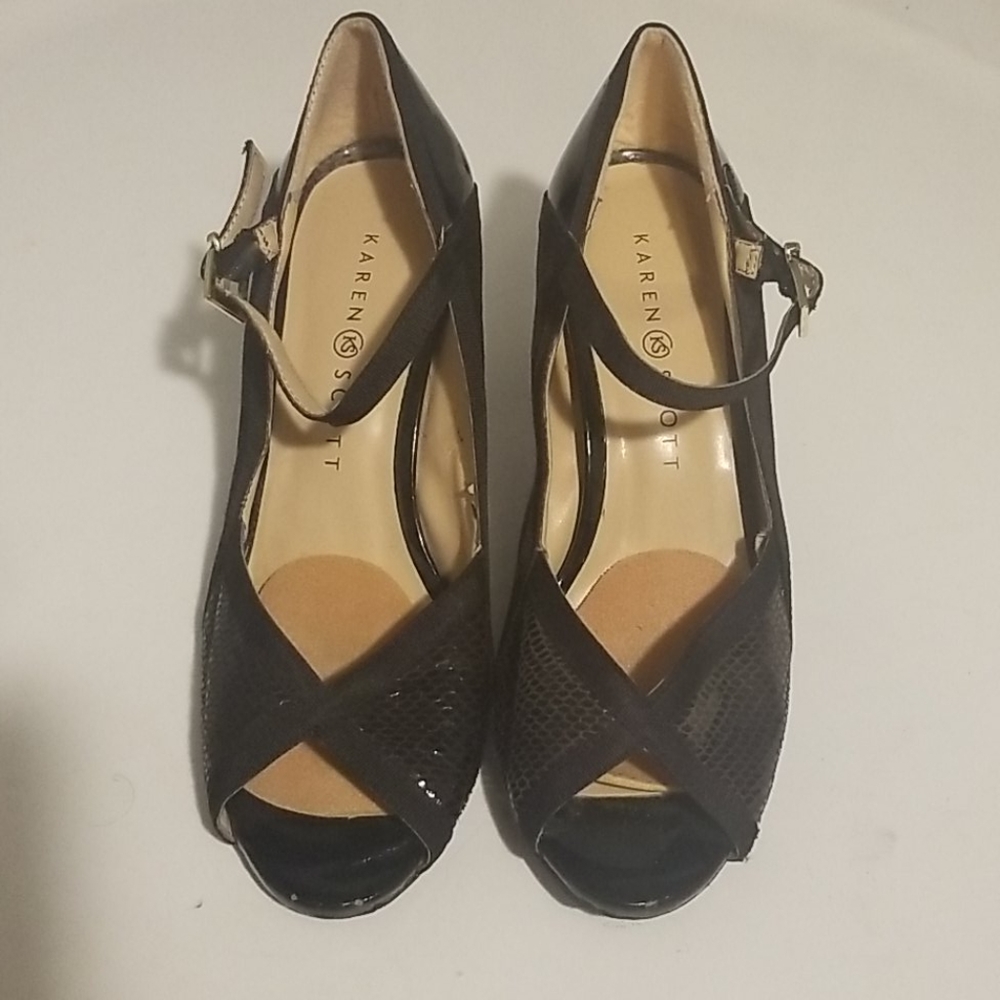 High heel sandals
